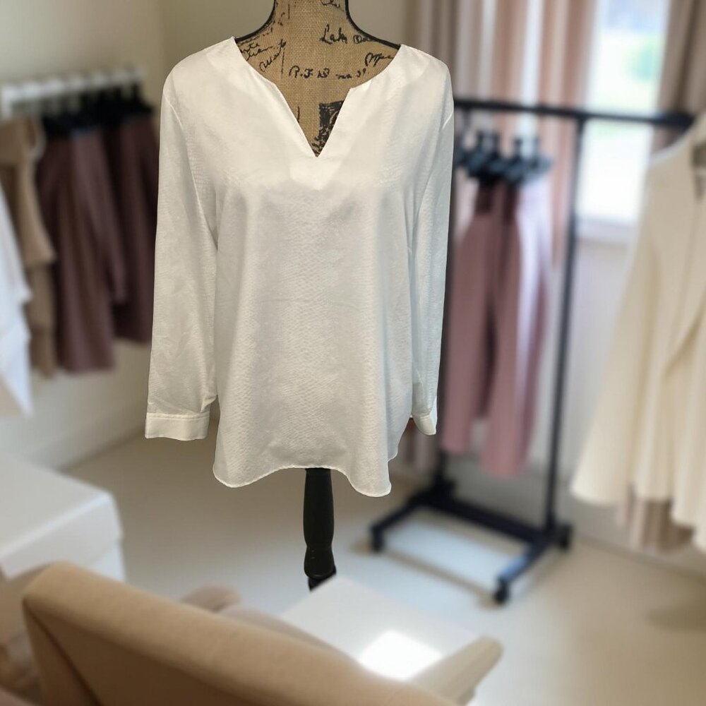Chico's Couture White V-Neck Blouse Long Sleeve Size 3 XL /16/XL Minimalist - Picture 4 of 16